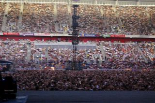 crowdduss2