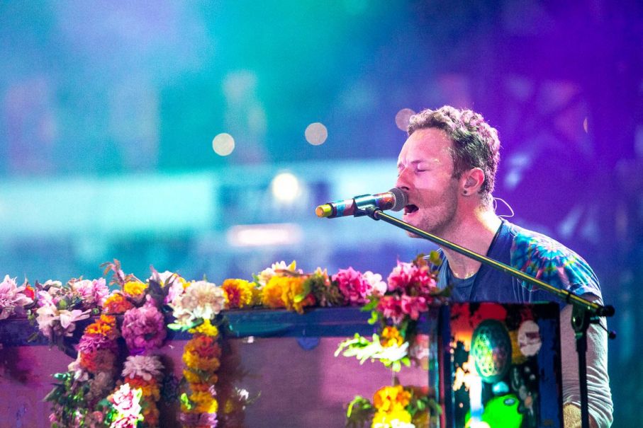 Il commovente omaggio dei Coldplay a Chester Bennington