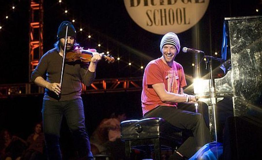 Davide Rossi: l'italiano dei Coldplay racconta via Instagram i "lavori in corso" per il nuovo album