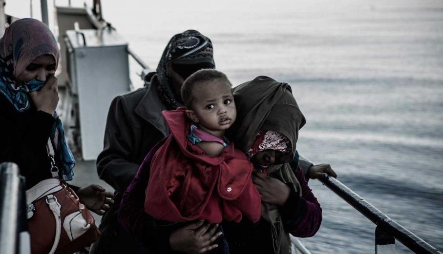 I Coldplay diventano promotori di un'iniziativa benefica a favore dei migranti