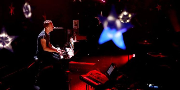 Chris Martin e Beck si esibiranno insieme alla cerimonia dei Grammy Awards