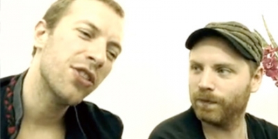 Chris e Jonny si esibiscono per beneficenza