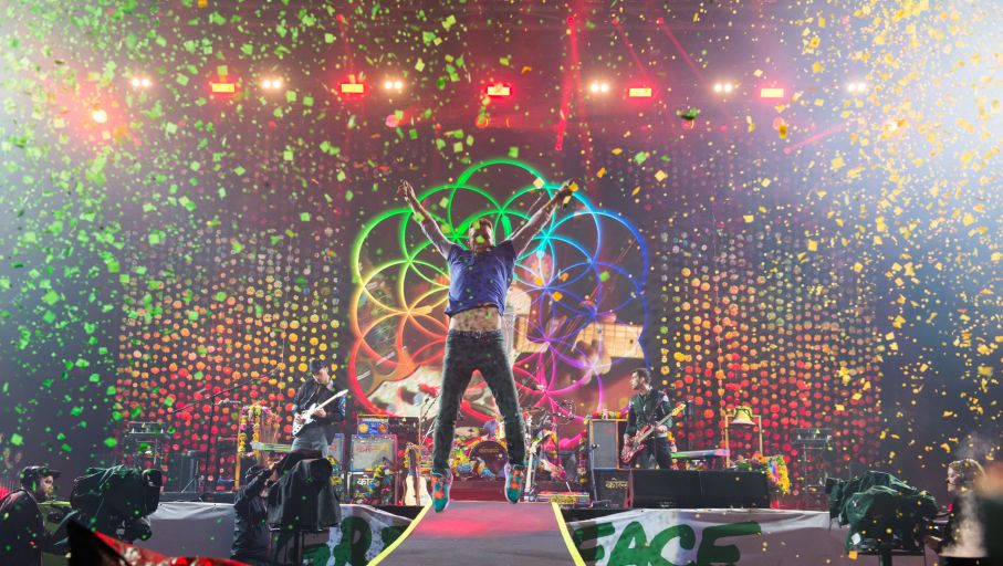 I Coldplay ai Brit Awards di domani. Lo conferma... Intesa San Paolo!