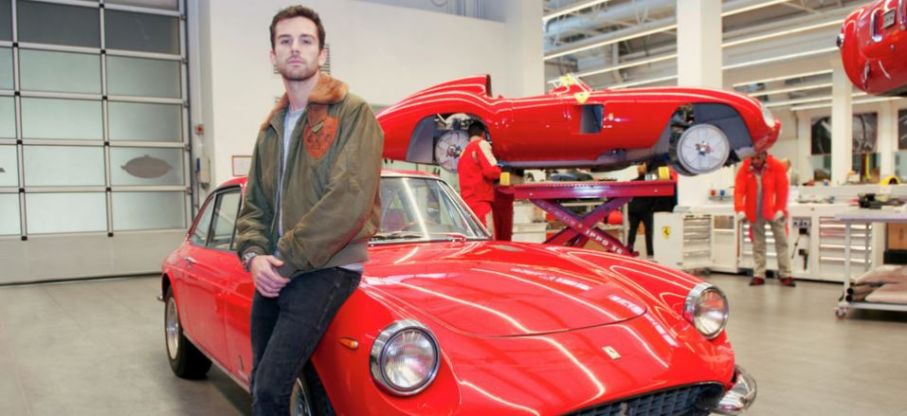 Guy Berryman in Italia... per ammirare le Ferrari!