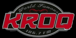 Una performance per KROQ in streaming