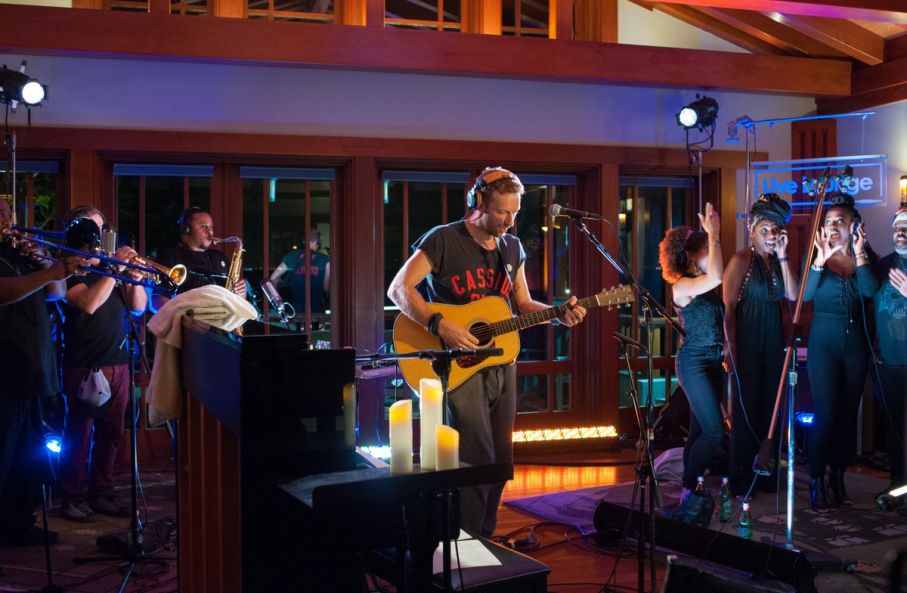 Guarda l'esibizione di Chris al Radio 1 Live Lounge di oggi