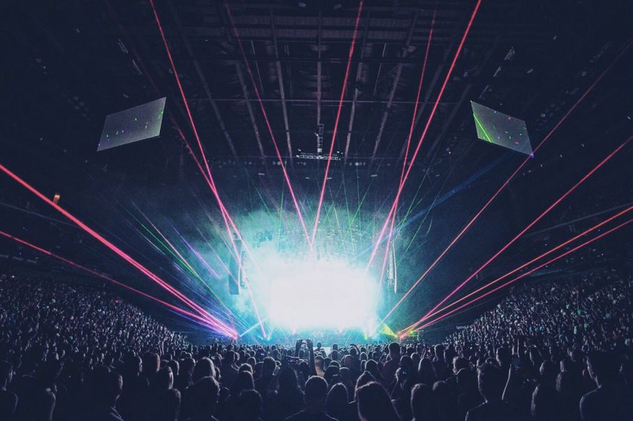 Chris al pubblico di Kansas City: 'A Novembre arriverà un live album'