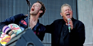 [VIDEO] Coldplay e John Farnham